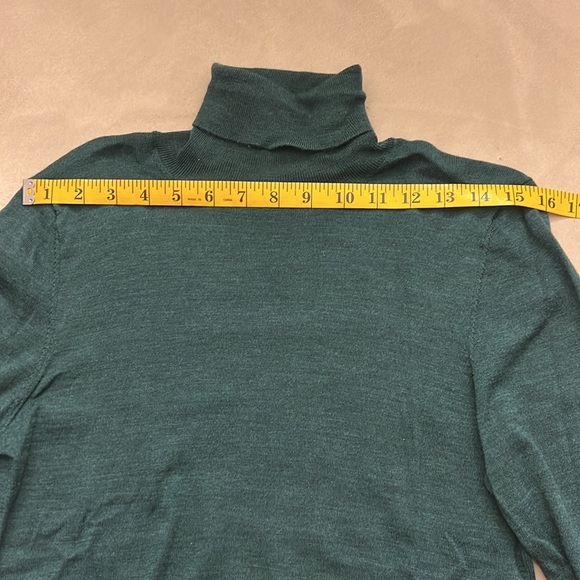 SUITSUPPLY Merino Wool Turtleneck Pullover Sweater, Emerald Green, XS - Picture 9 of 11